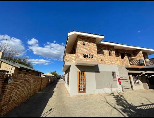 1 BEDROOM PROPERTY TO RENT IN DIE BULT